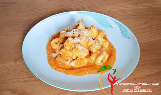 GNOCCHI DI FAGIOLI CON CREMA DI ZUCCA